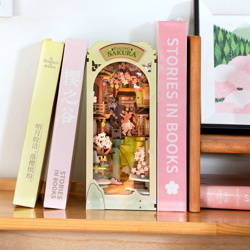 Falling Sakura - Book Nook Rolife