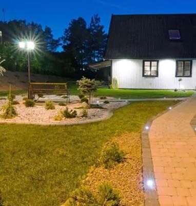 V-Tac Vt-740 Portalampada Lampione Lanterna Giardino In Alluminio Fissaggio A Terra 199cm Ip44 3xe27 - Sku 7063