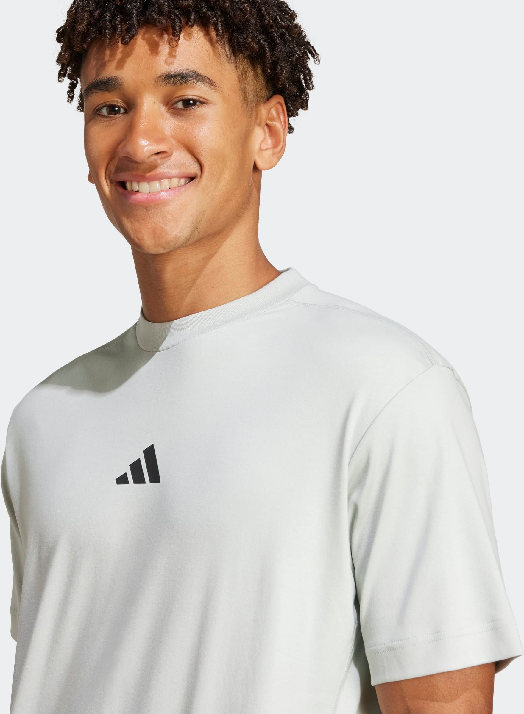 T-Shirt ADIDAS SPORTSWEAR "CITY ESCAPE", Herren, Gr. XXL, grau (wonder silber), Obermaterial: 100% Baumwolle, Rundhals, Shirts T-Shirt wonder silber XXL