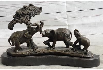 Bronzhaus Imitative Elephant Family On The African Savannah Bronze Metal Statue Sculpture Decor Art