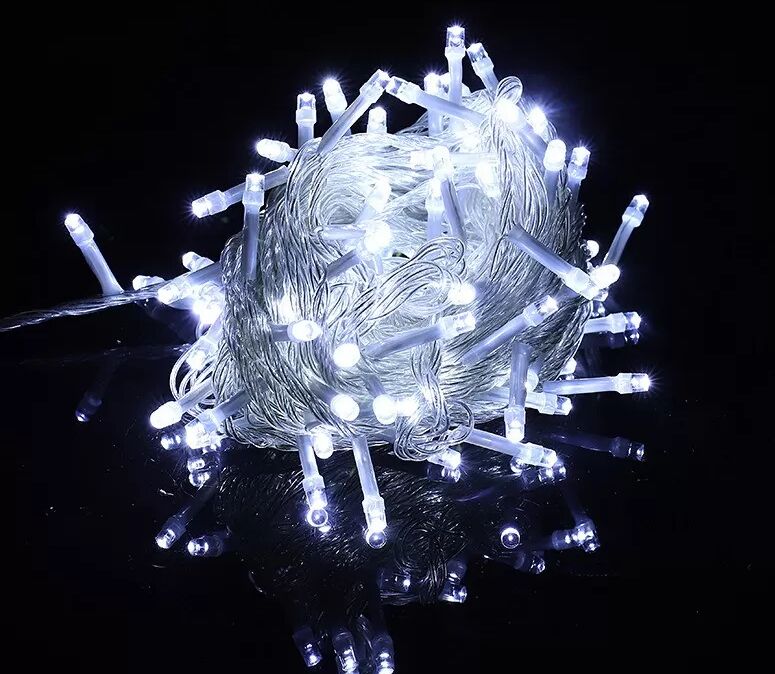 INF 30m 300 LEDs Weiße LED Lichterkette mit 8 Modi - EU Stecker