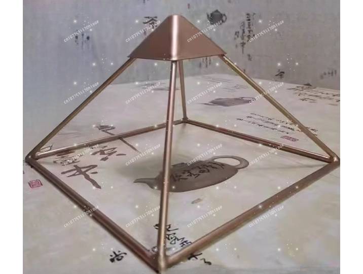 Chapeau pyramide de bureau, ornement entièrement en cuivre pour la méditation et le sommeil