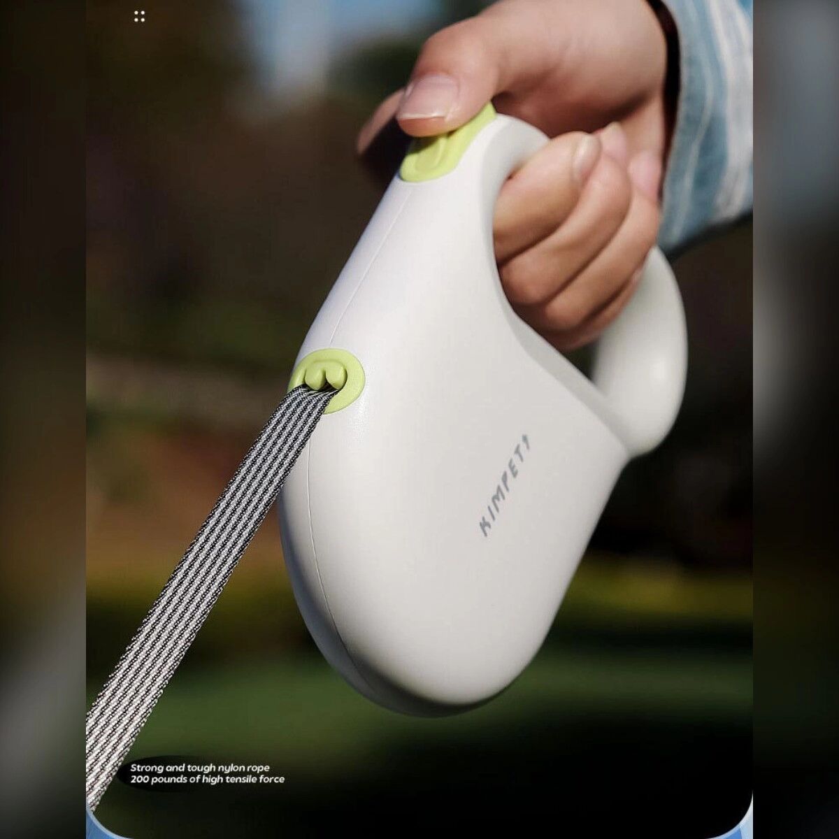INF Rollleine mit 5m Nylonseil, W-förmiger Schnurführung, reflektierendem Streifen und Ein-Knopf-Verriegelung, ergonomischem Blau