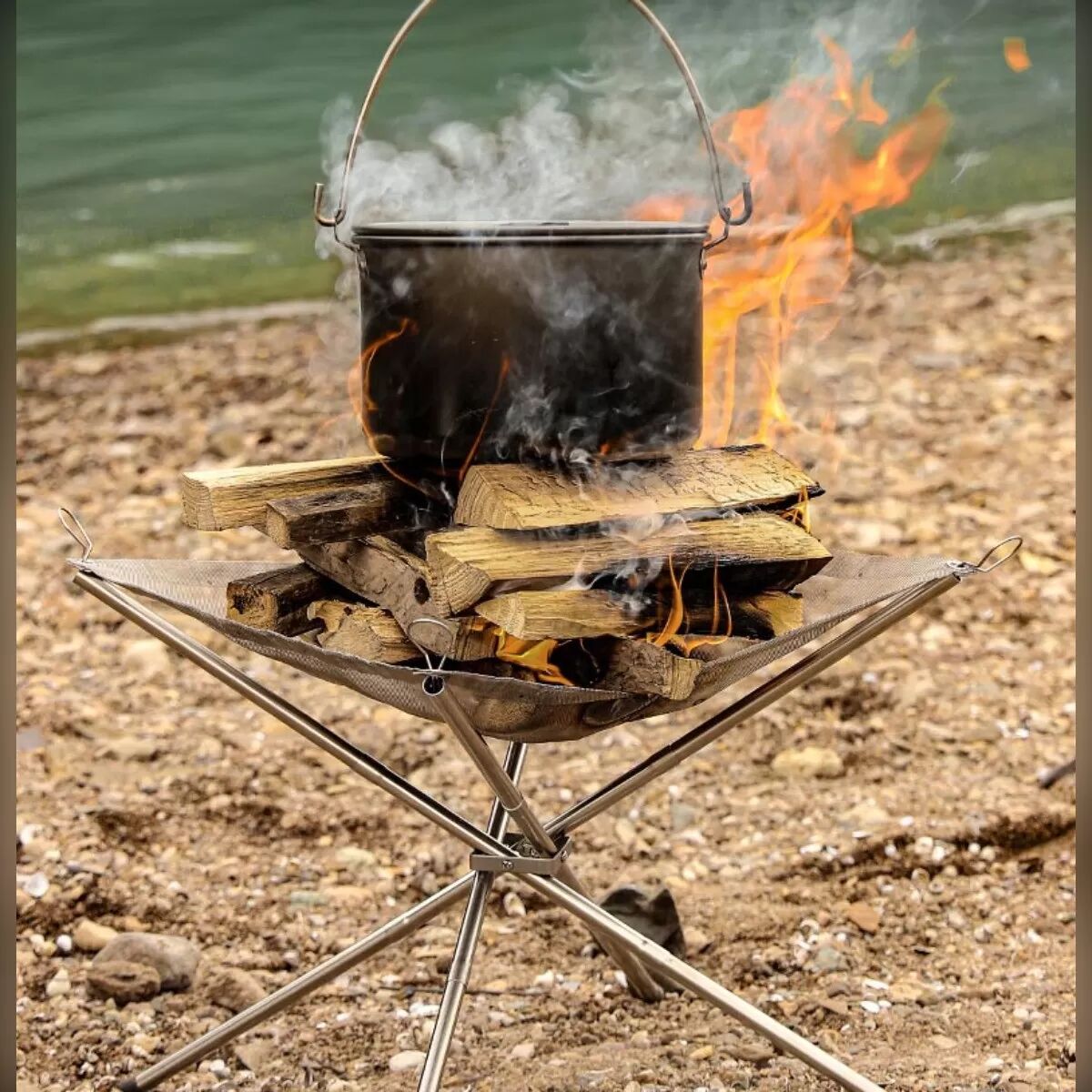 INF Tragbare faltbare Outdoor-Feuerstelle mit Grillrost – Edelstahl, zusammenklappbar für Camping und Rucksacktouren Medium