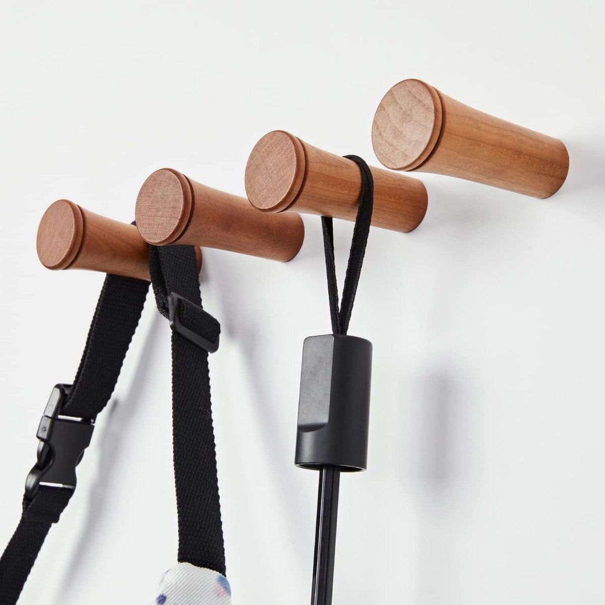 Set van 8 handgemaakte decoratieve wandhaken van hout in vintage stijl