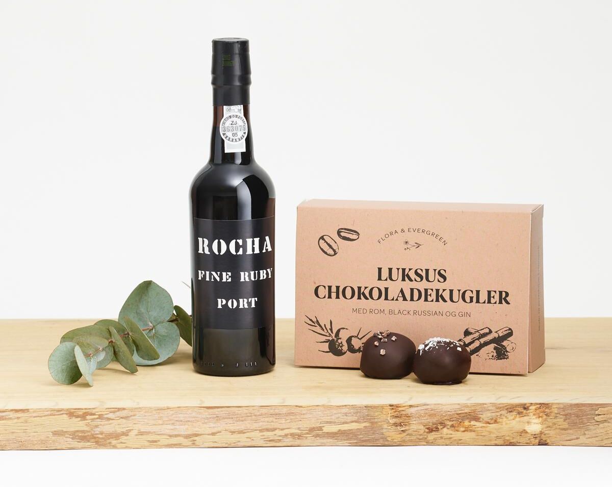 Portvin og Flora og Evergreen luksus chokoladekugler  Send Blomster  Interflora