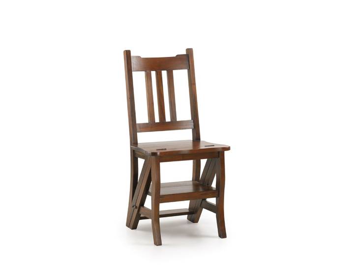 Chaise escalier en bois marron