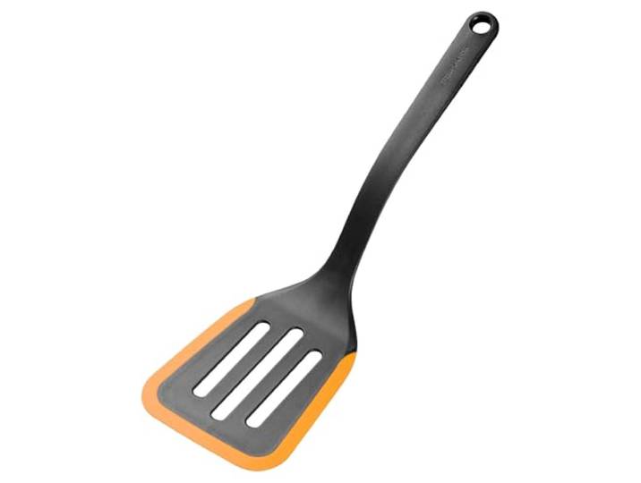 Fiskars Functional Form Spatule\, Spatule Souple pour Omelettes et Crêpes Support intégré\, Résiste jusqu'à 220 degrés Celsius\, Longueur 29\,5 cm\, Plastique/Silicone\, Noir/Orange\, 1079964