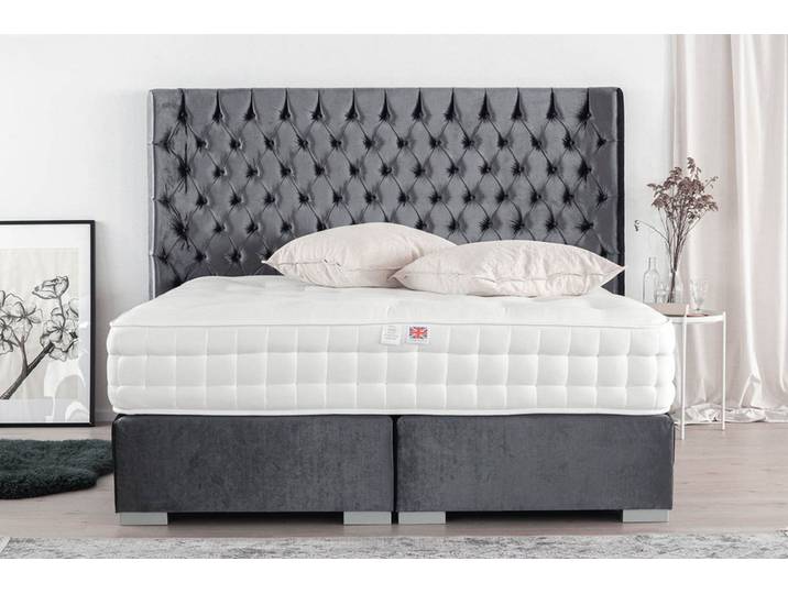 Boxspringbett BAROQUE 220x220 cm - verschiedene Farben und Bezüge verfügbar - mit Matratze - mit handgeknüpfter Chesterfield-Steppung am Kopfteil