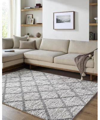 Livabliss Honour Global Area Rug