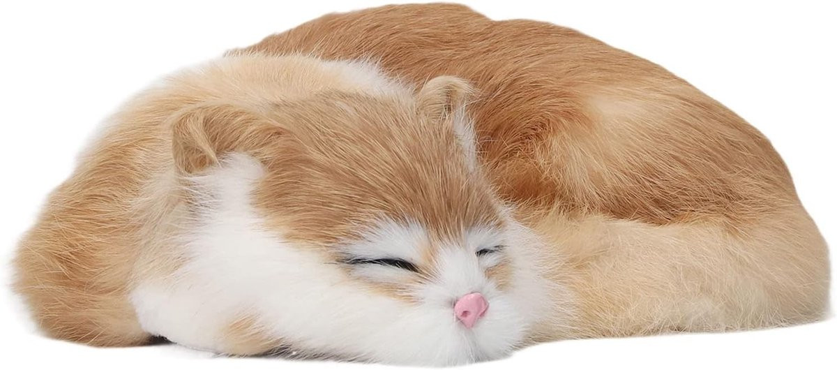 Realistisch slapend kattenbeeldje met zachte vacht en heldere ogen voor decoratie in huis of tuin