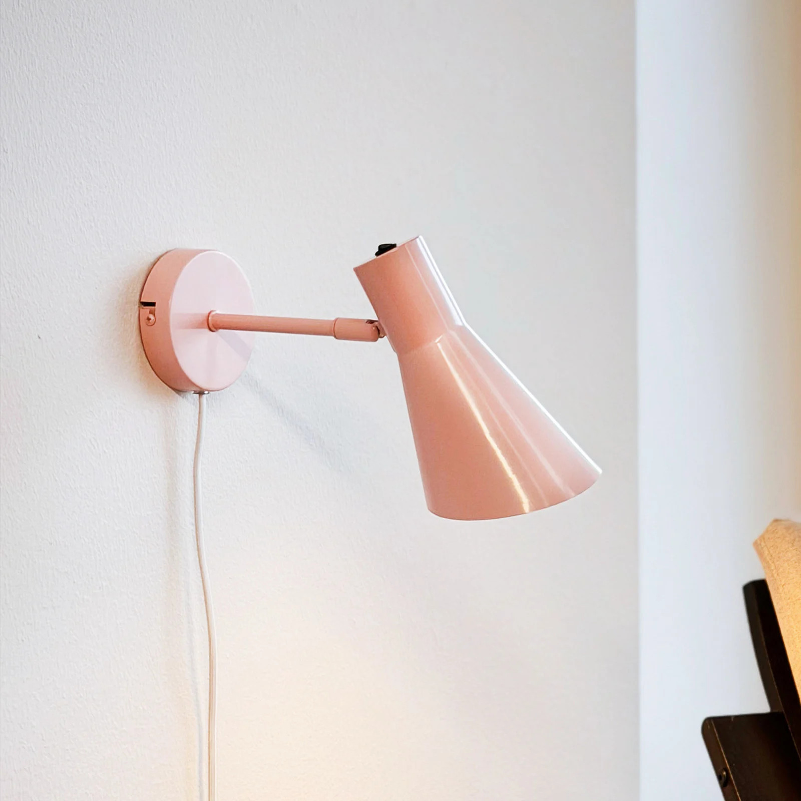 Dyberg Larsen DL12 Wandlamp, Roze, Rond, Metaal, E27