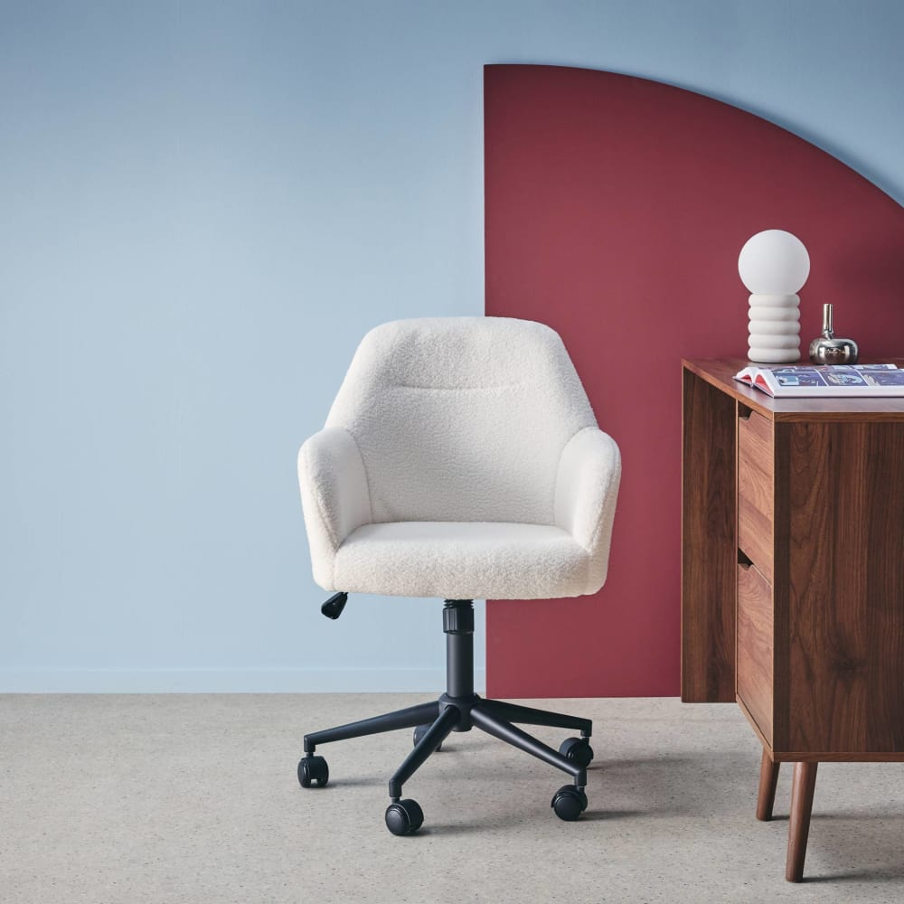 sweeek Chaise de bureau à roulettes ajustable métal et bouclette blanche Blanc 57x94x57cm