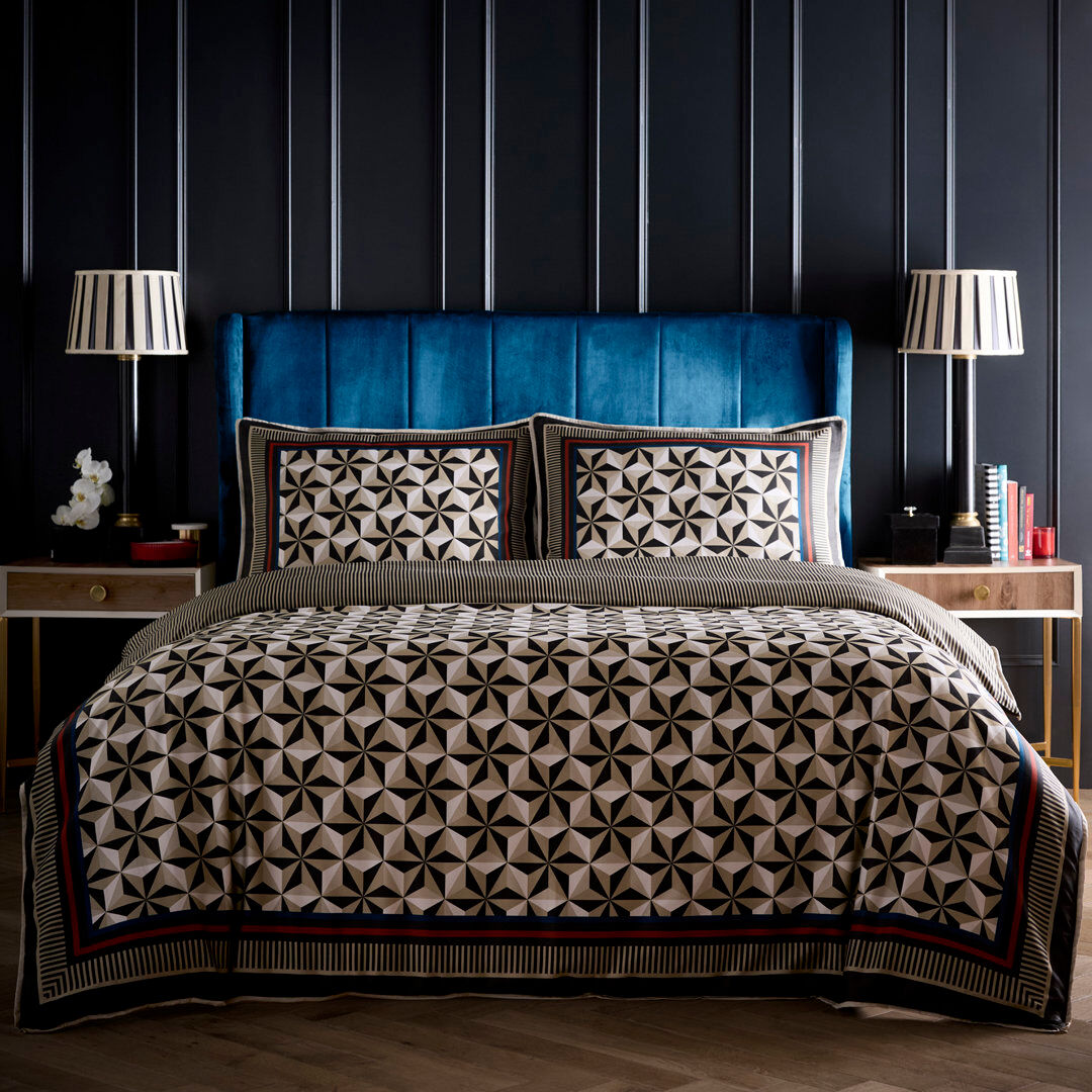 Laurence Llewelyn-Bowen Hero Duvet Cover Set Black Black Kingsize
