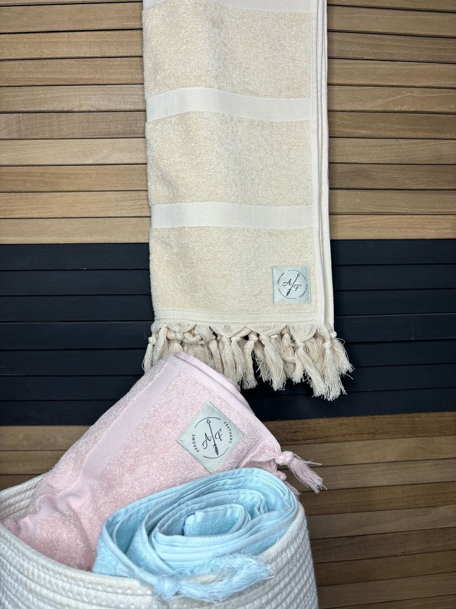 Arrows & Feathers Hamam handdoek Nova Beige 180 x 100 cm