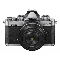 Nikon Z fc + NIKKOR Z 28mm f/2.8 Special Edition KitZugabeaktion Stativ
