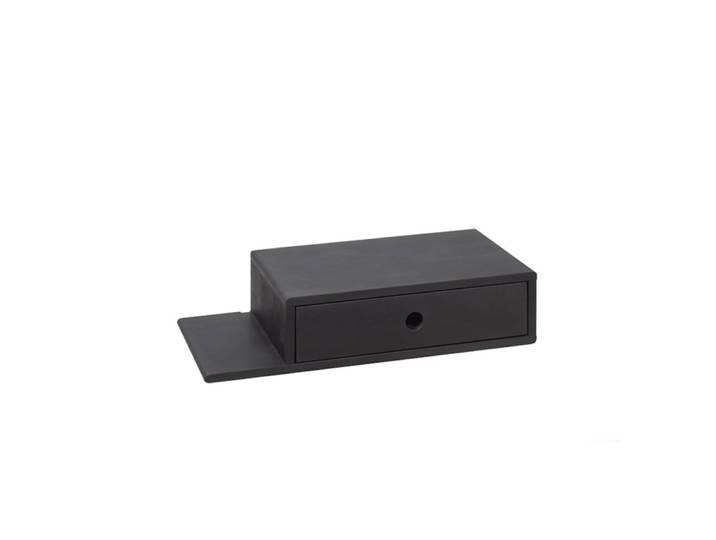 Table de chevet avec étagère sur le côté gauche en bouleau noir