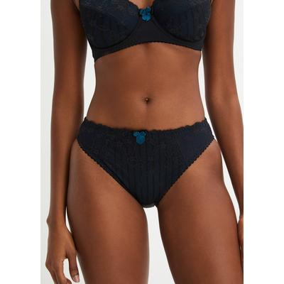 Slip BONPRIX "Slip mit zarter Spitze", Damen, Gr. 40/42 (M), schwarz (schwarz, blaupetrol), Obermaterial: 80% Polyamid, 20% Elasthan. Futter: 80% Polyamid, 20% Elasthan. Spitze: 88% Polyamid, 12% Elasthan, Unterhosen Slip, klassischer Stil, mit...