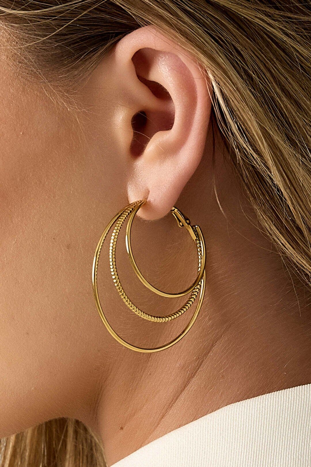 Paar Ohrhänger ADELIA´S "Ohrringe Creolen mit mehrlagigem Kreis-Design aus Edelstahl", goldfarben, Ohrringe, Damen, Edelstahl, Paar Ohrhänger, Drei ineinanderliegende Creolen prägen diesen trendigen Modeschmuck