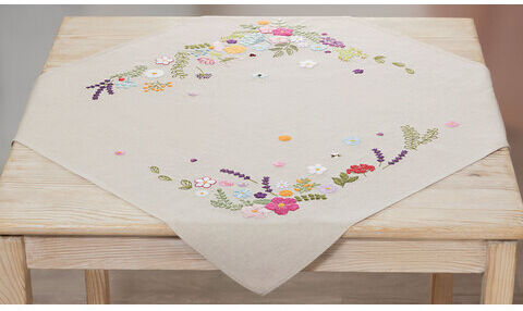 Stickmitteldecke "Happy Springtime"