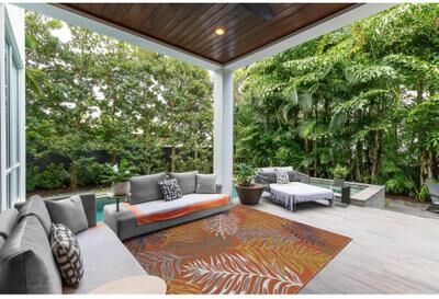 Domani Novarro Palm Beach Tropical Palms Reversible Indoor / Outdoor Area Rug
