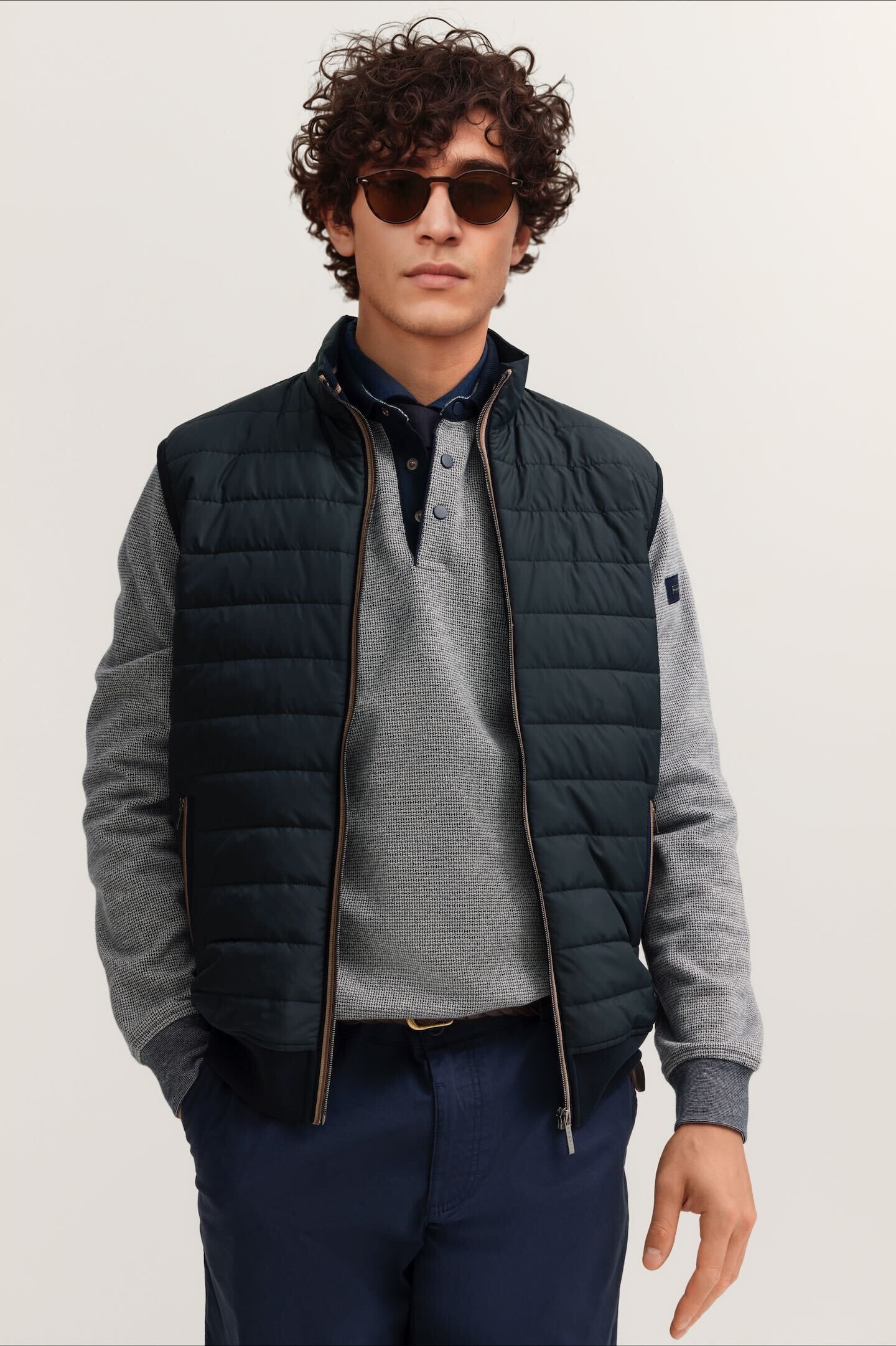 Steppweste BUGATTI "Regular Fit", Herren, Gr. XL, blau (390, marine), 90% Baumwolle, 10% Polyester, unifarben, regular fit, ohne Ausschnitt, Westen Steppweste, Rücken aus Baumwolle 390, marine XL