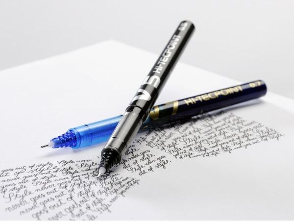 Pilot Hi-Tecpoint V5 Rollerpen   Sort
