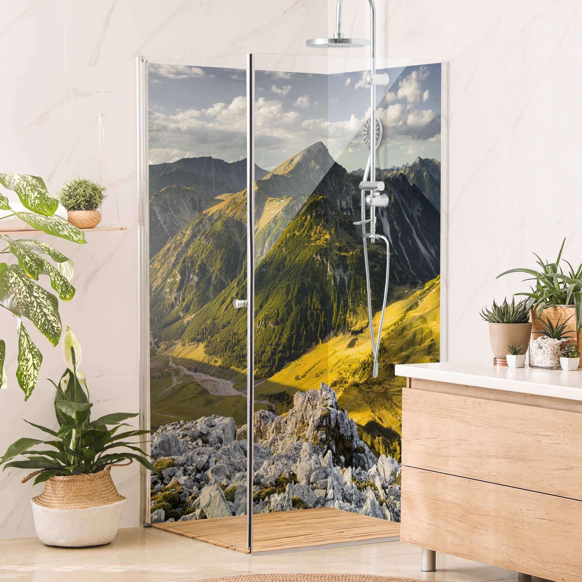 Duschrückwand Natur selbstklebend - 0.61 mm Wandpaneel wasserfest Berg grün Landhaus Badrückwand fugenlos Premium matt 100x200 cm