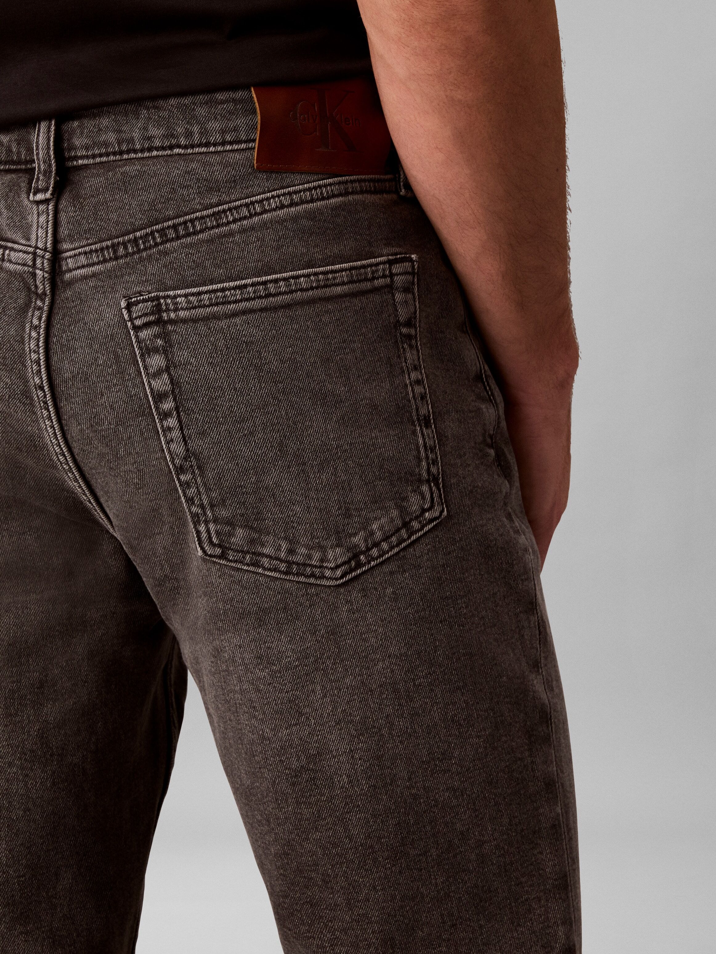 Slim-fit-Jeans CALVIN KLEIN, Herren, Gr. 34, Länge 30, grau (stone varnish), Denim/Jeans, Obermaterial: 98% Baumwolle, 2% Elasthan, slim fit lang, Jeans Slim-fit-Jeans, Slim fit mit Taschen