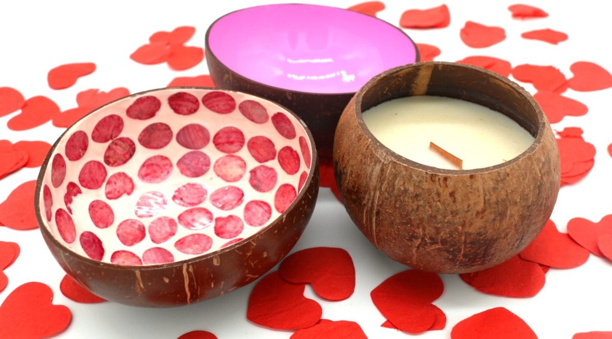 Cocohana Cadeauset met 2 Kokosnootkommen en 1 Vanille Geurkaars