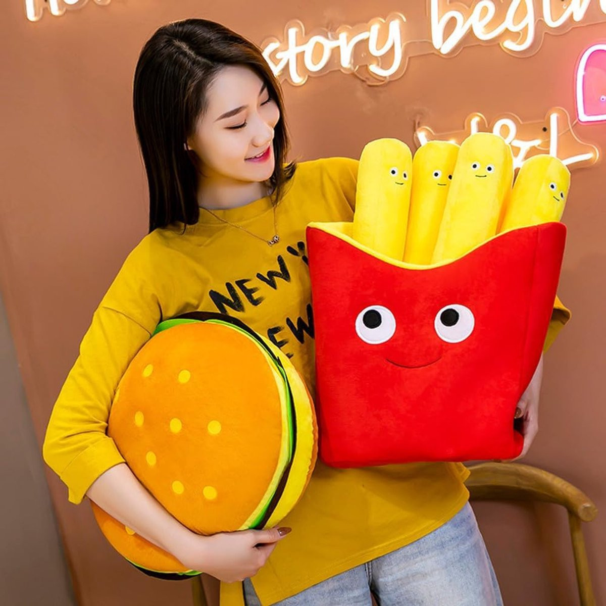 Pluche kussen Cheeseburg hamburger met friet, 40 cm, decoratief cadeau voor kinderen