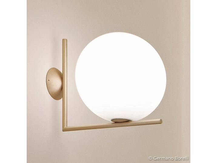IC C/W2 Wandleuchte/Deckenleuchte Messing - Flos - Wohnzimmer - Design - Metall - Kugel
