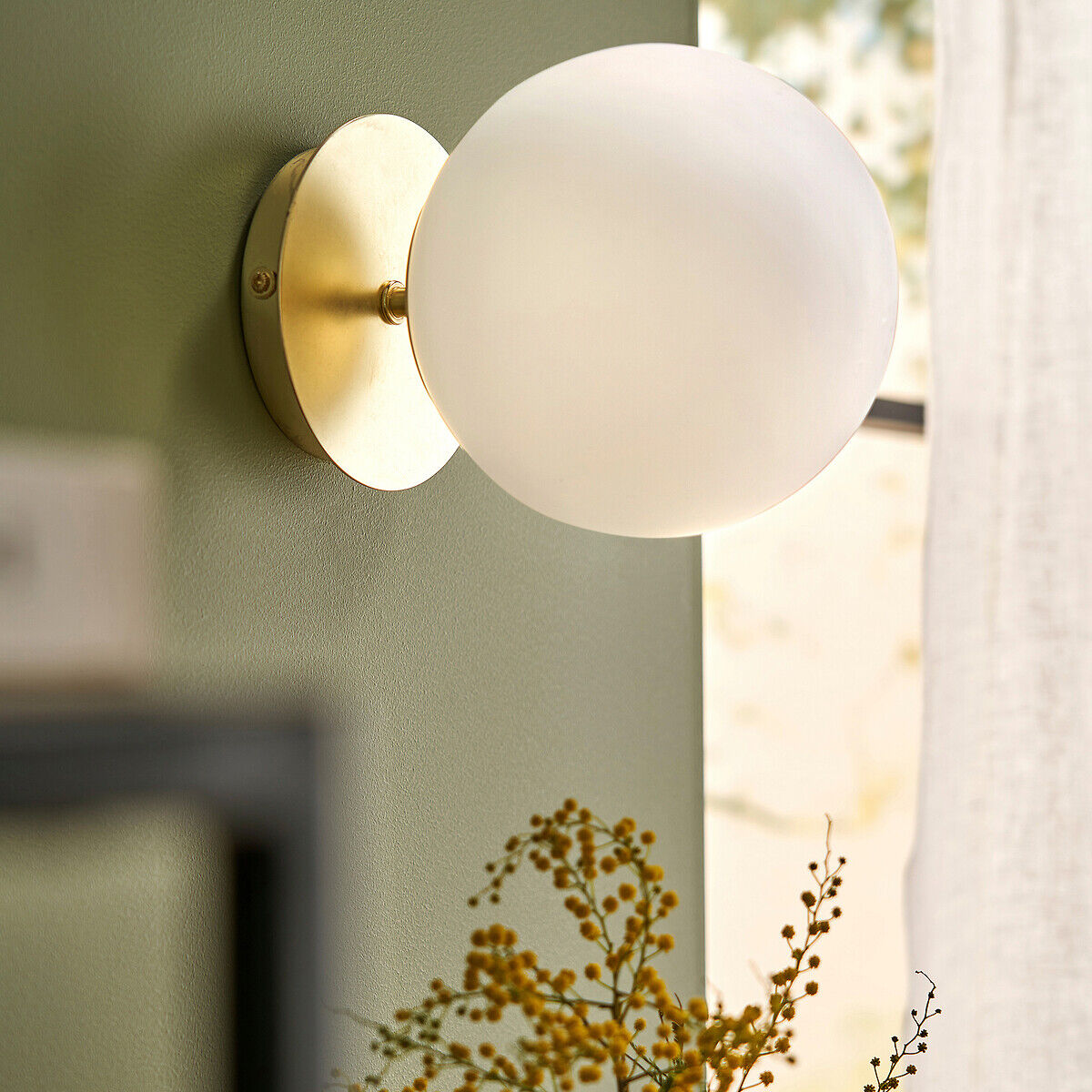 LA REDOUTE INTERIEURS Applique ou plafonnier, en laiton et verre opaline, MORICIO
