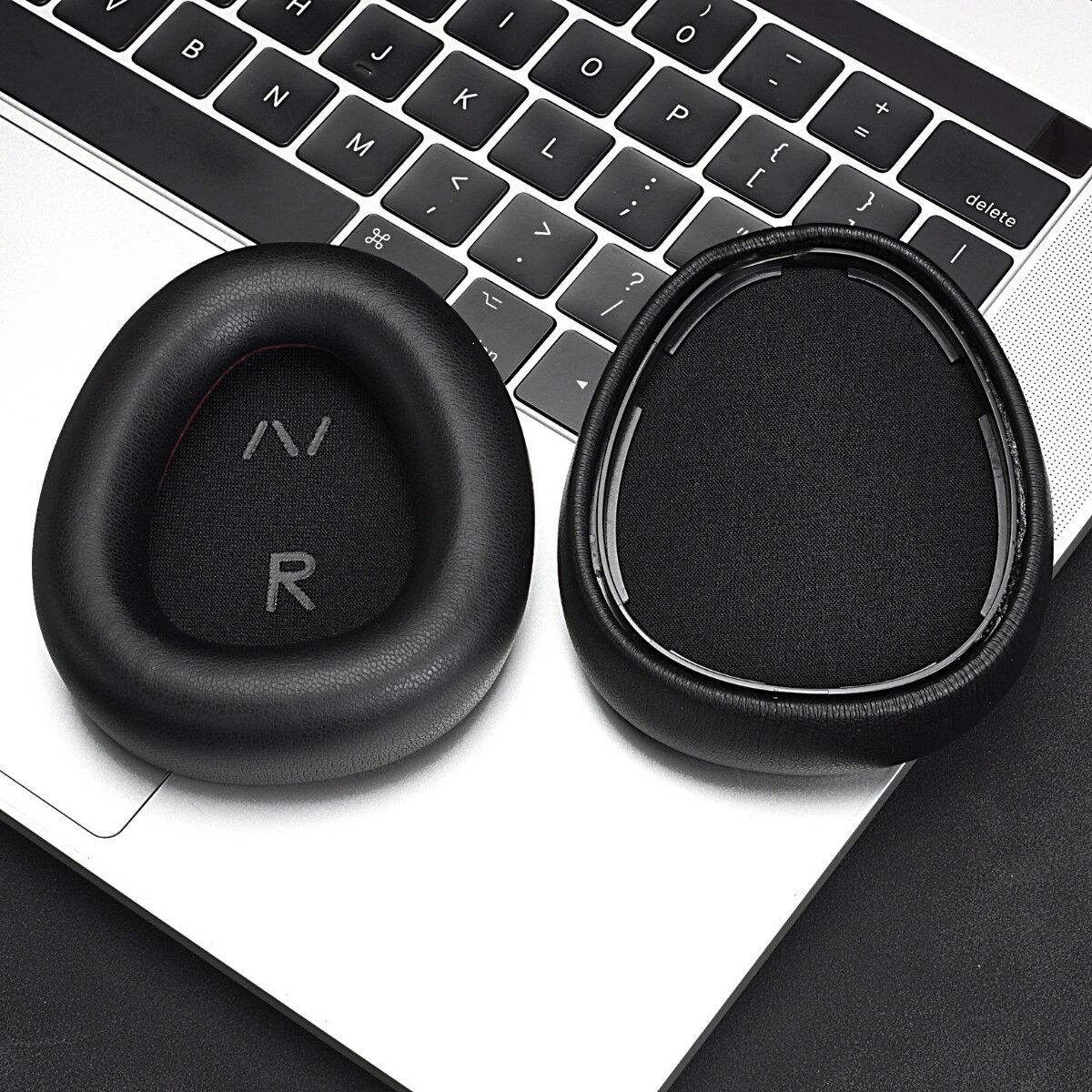 INF 2er-Pack Ersatz-Ohrpolster aus Protein-Leder mit Memory-Schaum, Schwarz – kompatibel mit Skullcandy Aviator 900