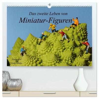 Das zweite Leben von Miniatur-Figuren (hochwertiger Premium Wandkalender 2027 DIN A2 quer), Kunstdruck in Hochglanz