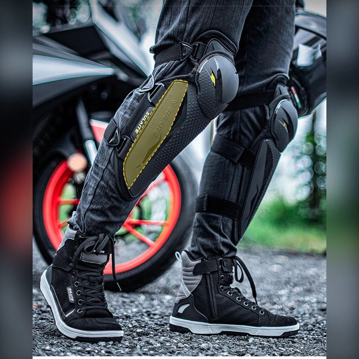 INF TPU Motorrad-Knieschützer - 3-lagiger Aufprallschutz, verbreiterter Seitenflügel, reflektierend, Schnellverschluss, 2er-Set
