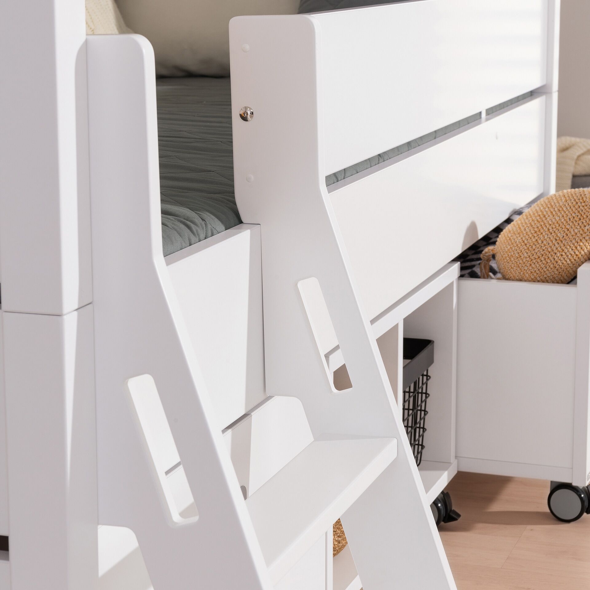 Hausbett PAIDI "TINY HOUSE", weiß (kreideweiß), B:242cm H:215cm L:210cm, Betten, Spielbett mit Rutsche und Rausfallschutz, individuell gestaltbar