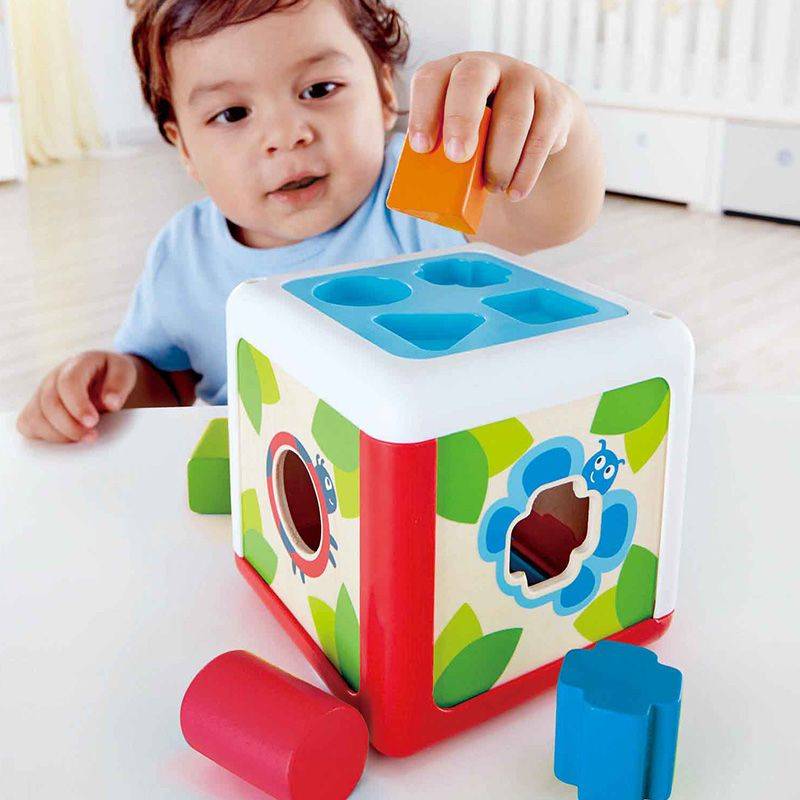 Cube Trieur de formes - Hape