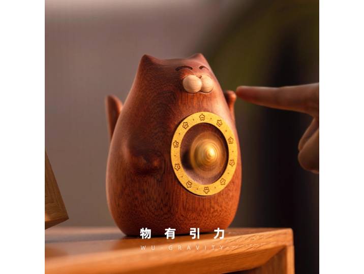 Chat porte-bonheur salon Gadget de bureau Restaurant rotation Statue créativité bois massif Attraction magnétique conception articles de décoration pour la maison