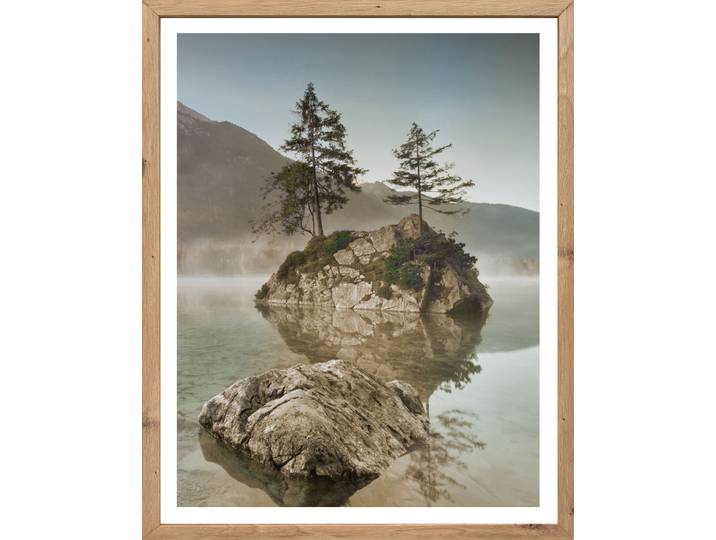 Bild mit Rahmen BÖNNINGHOFF Wandbild gerahmt INSEL IM SEE 40x50 cm – Natur Wandbild beruhigend , blau (farbe rahmen: artisan, farbe bild(er): blau, grau, grün), B:50cm H:40cm T:2,1cm, MDF, Papier, Bilder, Bild mit Rahmen, mit dekorativem Rahmen