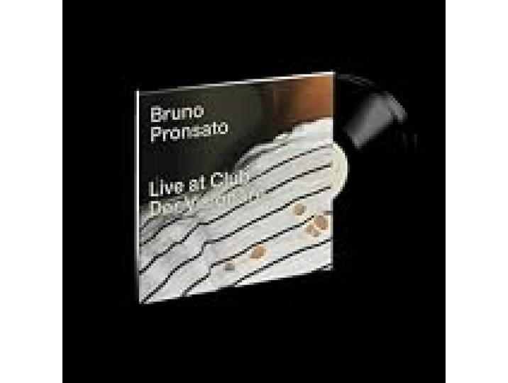 Live at Club Der Visionäre