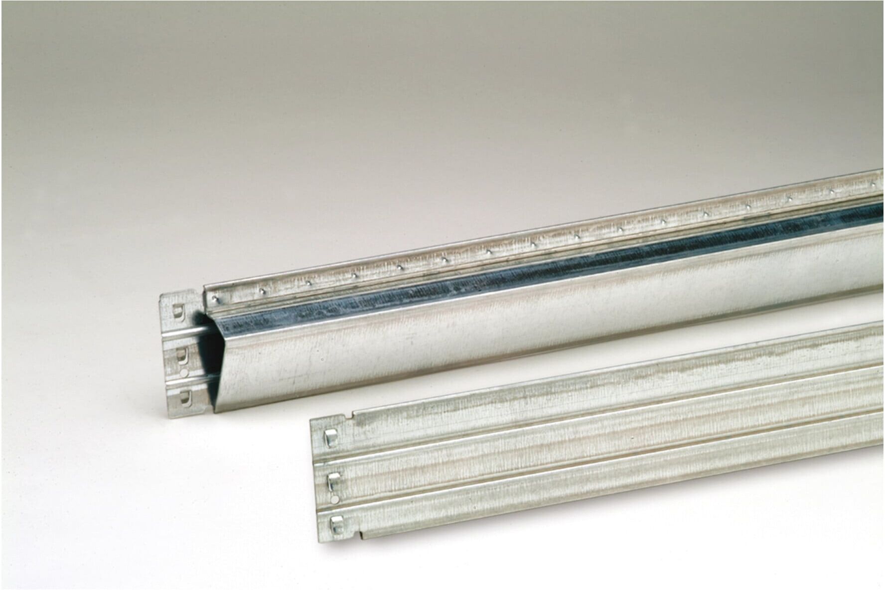 Regalwerk BERT-Stufenbalkenpaar komplett inkl. Sicherungsstifte Zusatzebene Länge 1000 mm (B3-17210-K)