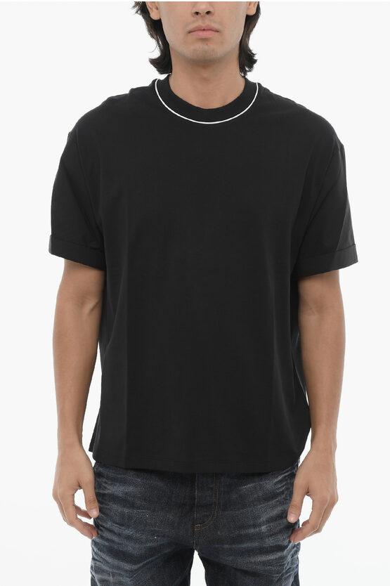 Einfarbiges Easy Fit T-Shirt mit Rundhalsausschnitt und Hemdärmeln in Schwarz