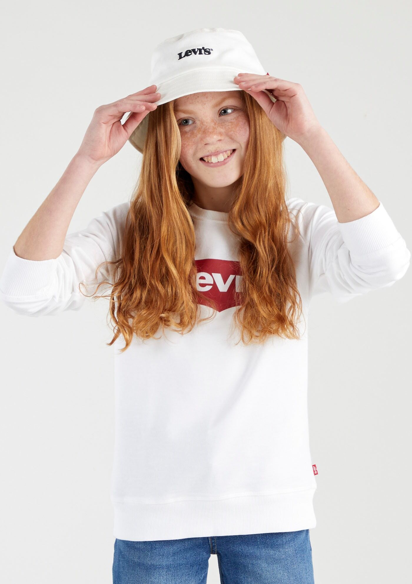 Sweatshirt LEVI'S KIDS "BATWING CREWNECK SWEATSHIRT", Mädchen, Gr. 12/152, weiss (weiß), Sweatware, Obermaterial: 60% Baumwolle, 40% Polyester, bedruckt, Basic, Rundhals, Raglanärmel Bündchen, Sweatshirts Sweatshirt, for GIRLS weiß 12/152