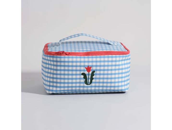 Kulturbeutel mit blau-weißem Vichy-Karo und Blumenmuster