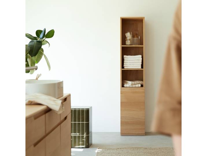 Hochschrank aus massivem Eichenholz mit Wäschekorb Jacob - Natur - Oak