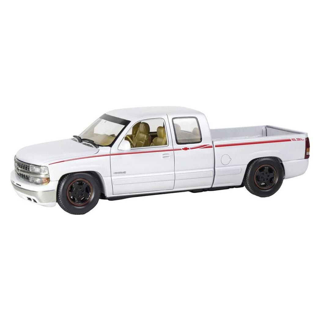 Revell 1999 Chevy Silverado Custom Pickup (USA 14538)