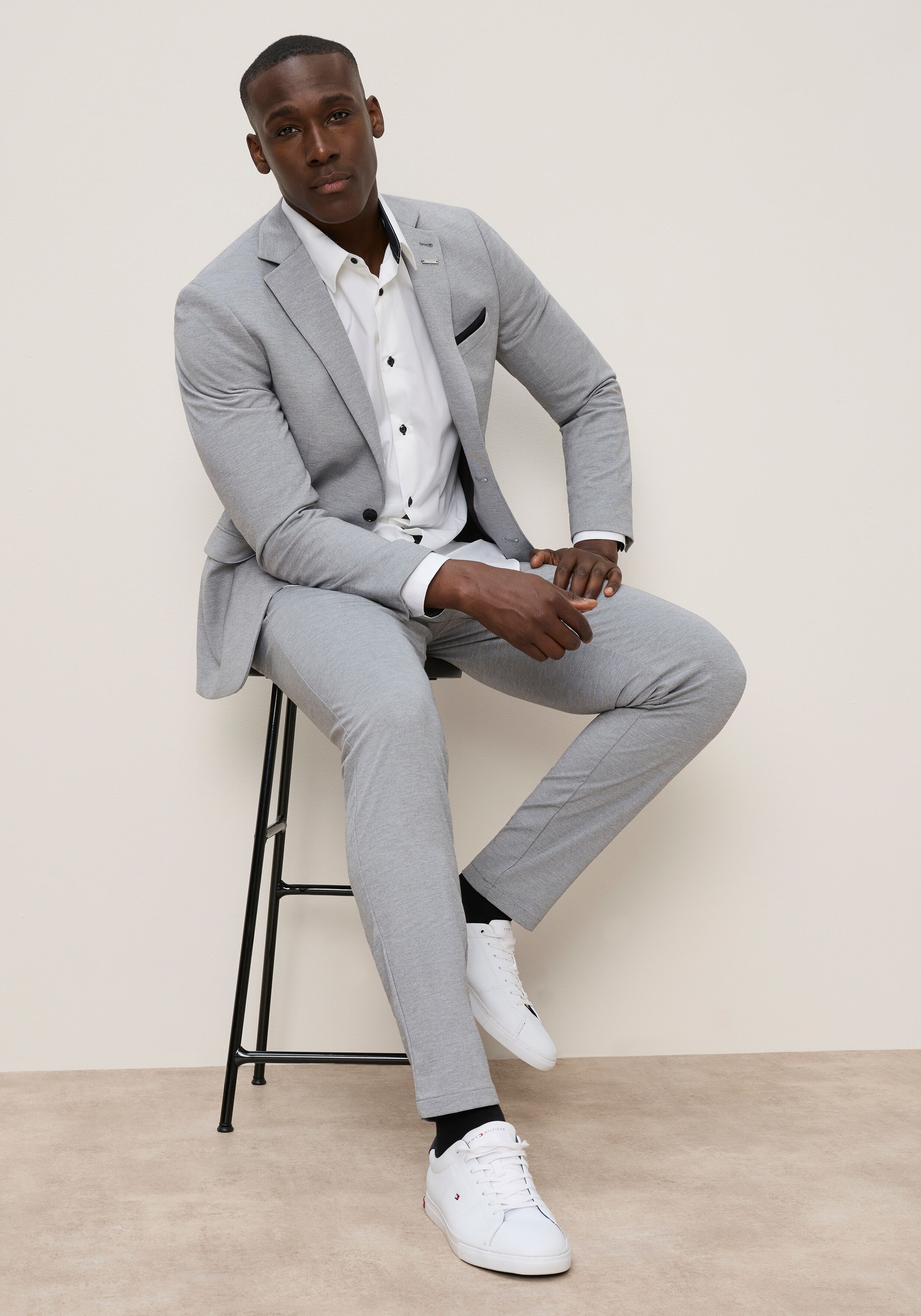 Anzug BRUNO BANANI "Jersey", Herren, Gr. 46, N-Gr, grau (grau melange), Jersey, Obermaterial: 60% Polyester, 35% Viskose, 5% Elasthan. Futter: 100% Polyester, normal, Anzüge Anzug, elastische Qualität grau melange 46, N-Gr
