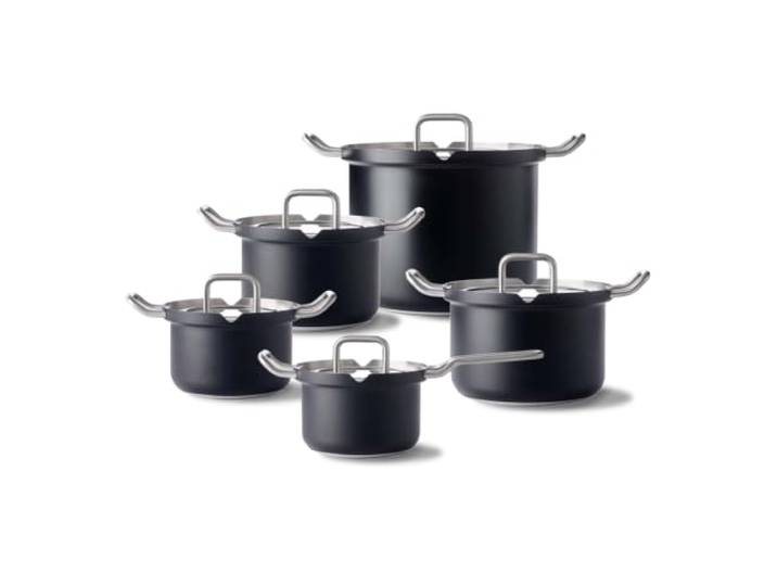 BK Q-Linair Master Glass Black Edelstahl Induktion kompatibel 5 Stück Kochgeschirr Töpfe und Pfannen Set mit Glas Siebdeckel, Backofen sicher bis 220C, Stay Cool Griffe, spülmaschinenfest, PFAS frei