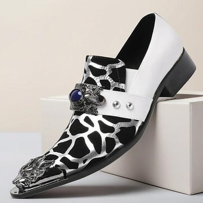 Herren-Slipper mit schwarz-weißem Kuhfell-Print – auffällige Western-Loafer mit Schmuckschnalle für Konzerte, Partys und Kostüme